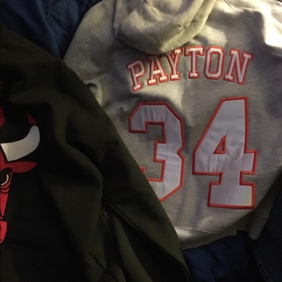 Clothes - Picture 8 of 16